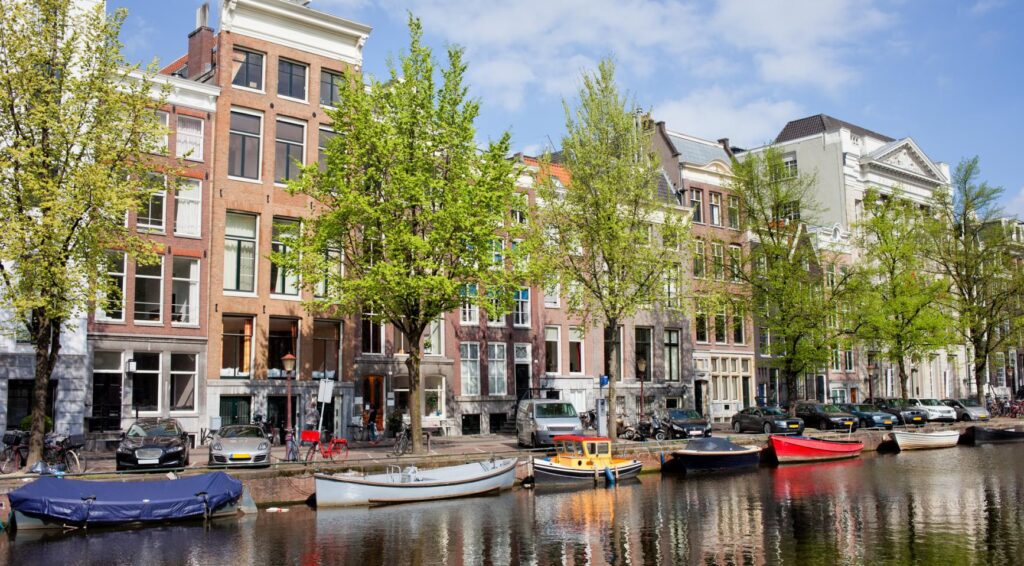 Recordaantal van 3.300 deelnemers aan Amsterdam City Swim deze zondag