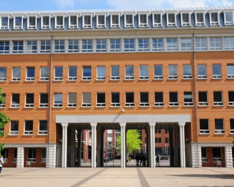 Twee mannen veroordeeld voor gewelddadige aanval op vrouw tijdens protest tegen asielcentrum Engelen