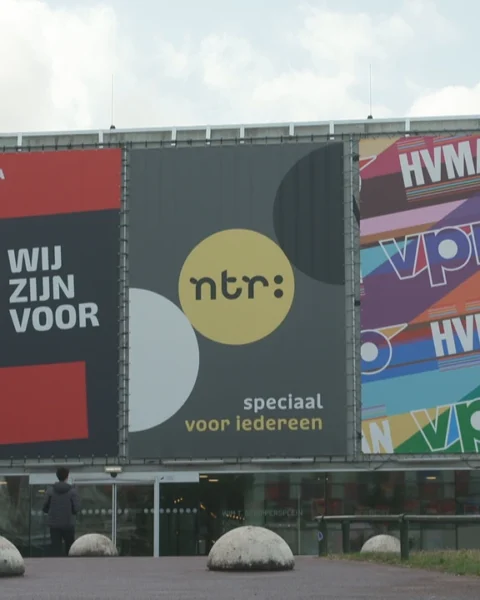 Tweede Kamer dringt aan op onmiddellijke stopzetting ledenwerfacties door omroepen