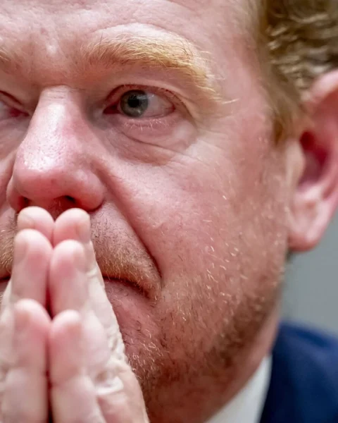 Van Weel erkent foute informatie aan Tweede Kamer over onbehandelde aangiften bij politie