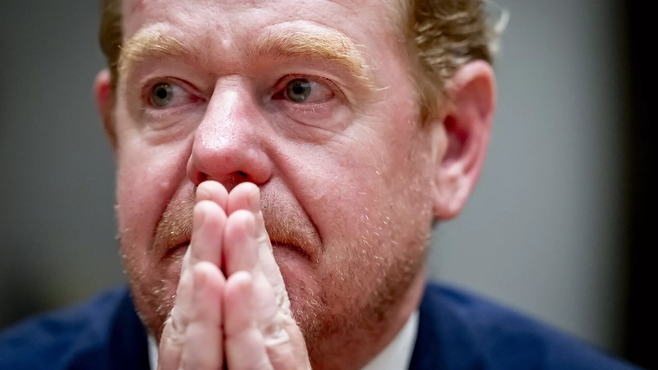 Van Weel erkent foute informatie aan Tweede Kamer over onbehandelde aangiften bij politie
