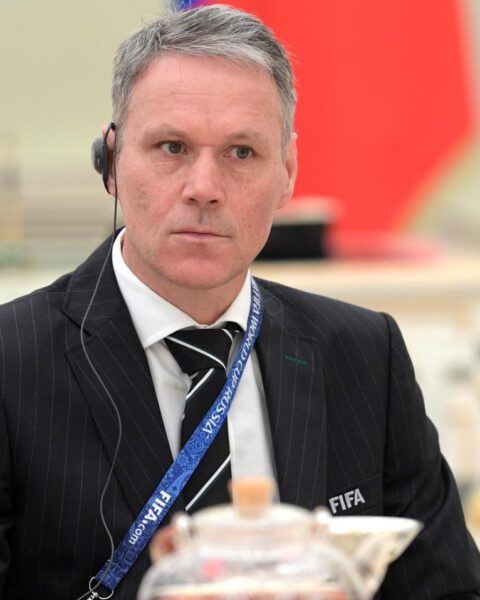 Vrouw die Nederlandse voetballegende Marco van Basten achtervolgde, naar psychiatrische zorg gestuurd