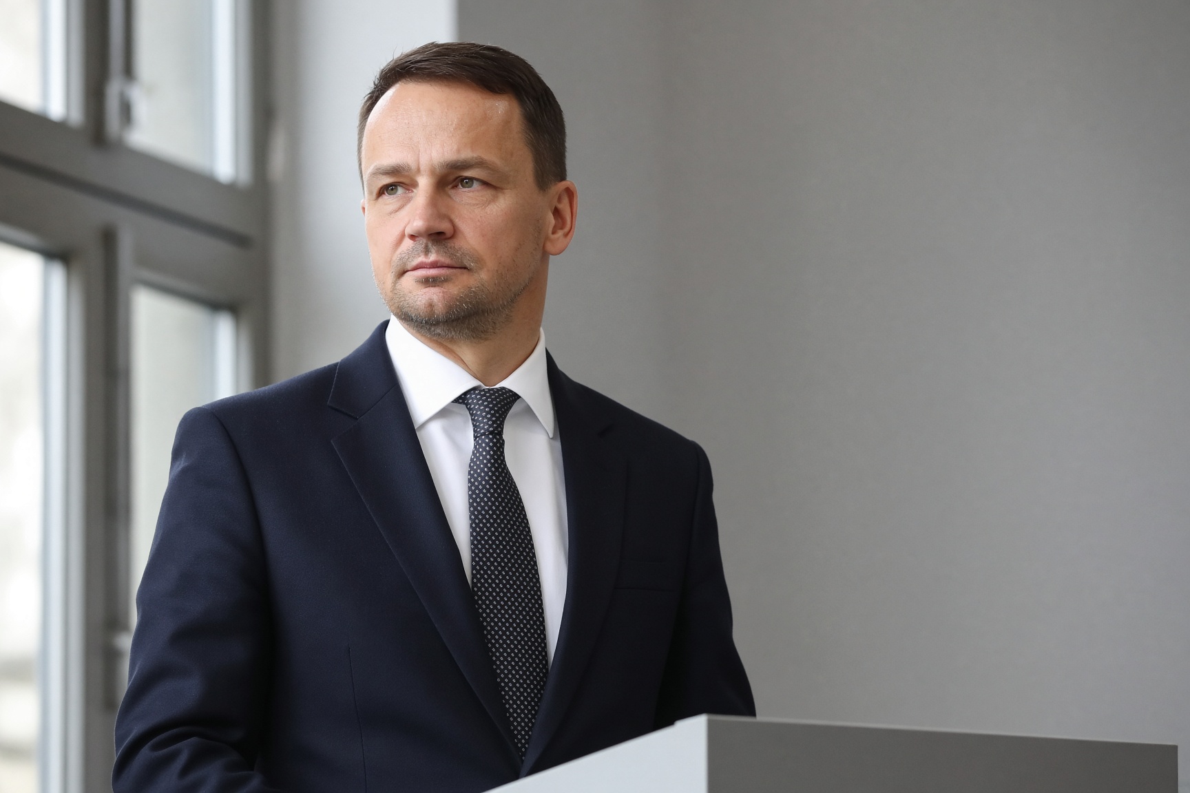 Poolse minister zegt bewijs te hebben van Russische steun aan Orbáns regering