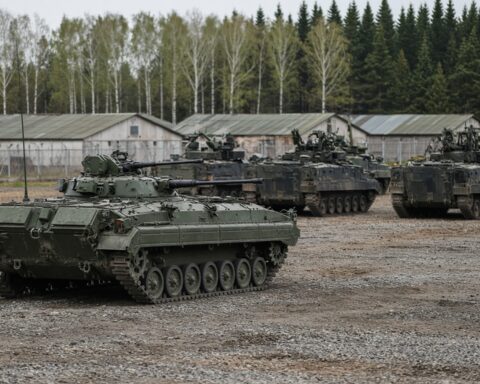 Rusland legt nieuwe zware wapens op korte afstand van Finland en de Baltische staten