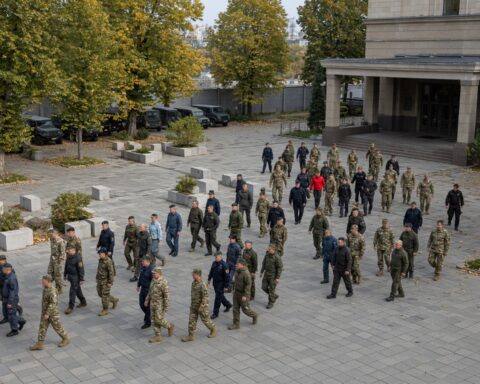 Alle 32 NAVO-landen sturen militaire vertegenwoordigers naar Kiev