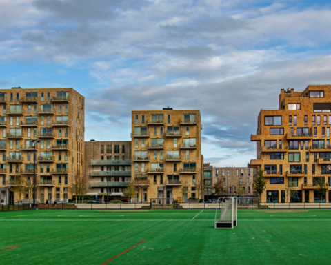 Gemeente Bronckhorst koopt voetbalveld voor nieuw schoolgebouw en onderzoekt sportcomplex