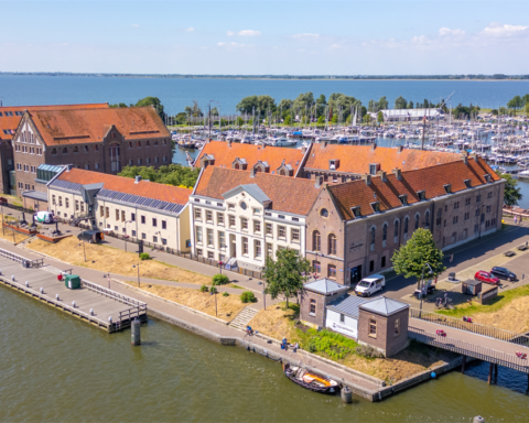 Hoorn positioneert zich als de 'Barcelona aan het Markermeer' met stadsstrand en sterke economie