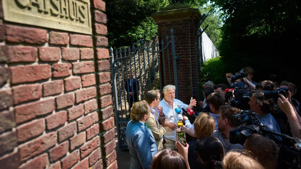 Kabinet hervat woensdag gesprekken met vakbonden en werkgevers na maanden van uitstel