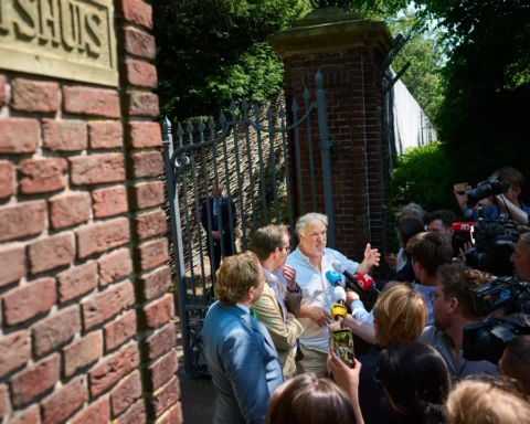 Kabinet hervat woensdag gesprekken met vakbonden en werkgevers na maanden van uitstel