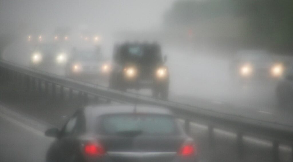 KNMI waarschuwt voor dichte mist met code geel in zeven provincies