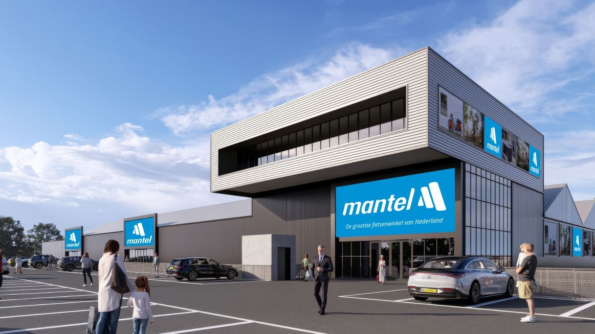 Mantel opent mega fietsenwinkel in Kerkrade, Zuid-Limburg voor lokale en internationale klanten