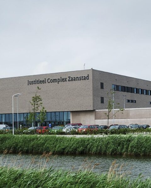 Plaats gevaarlijke criminelen ver weg van huis, vraagt vakbond na moord op gevangenisbewaker