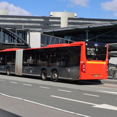 Regering streeft naar betere bereikbaarheid van openbaar vervoer in regio's met zelfrijdende bussen