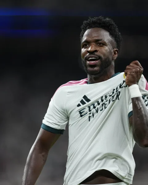 Vinícius Júnior in a Real Madrid shirt during a match.