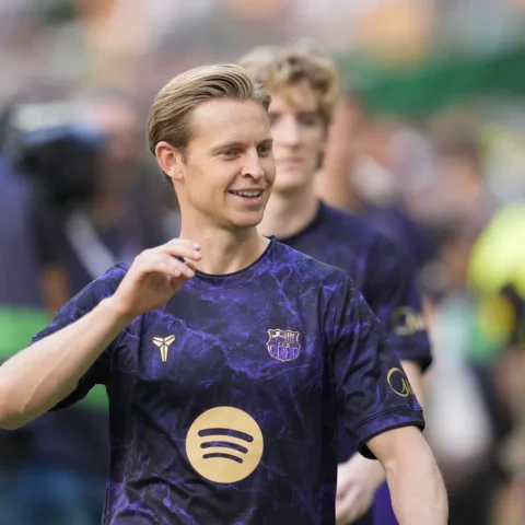 Frenkie de Jong in een FC Barcelona-shirt tijdens een trainingssessie.