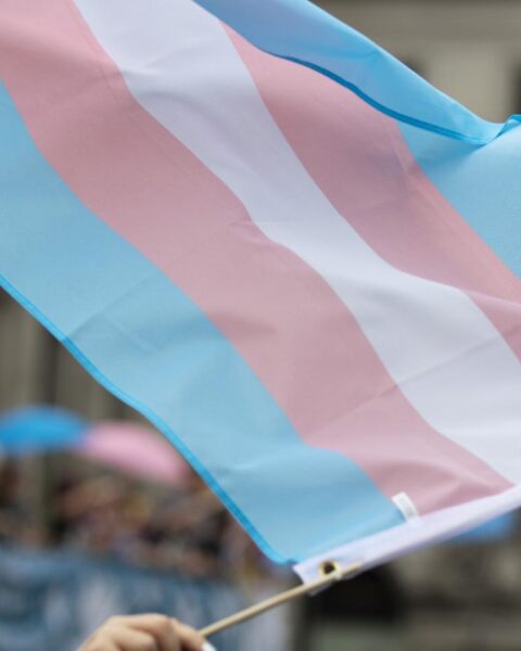 Zes Nederlandse sportfederaties discrimineren tegen trans- en non-binaire atleten